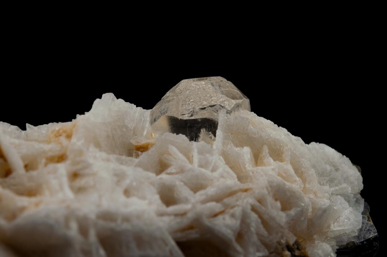 Elbaite Topaz & Albite Var Cleavelandite