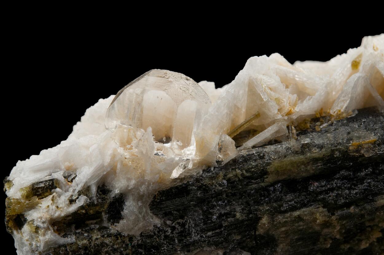 Elbaite Topaz & Albite Var Cleavelandite