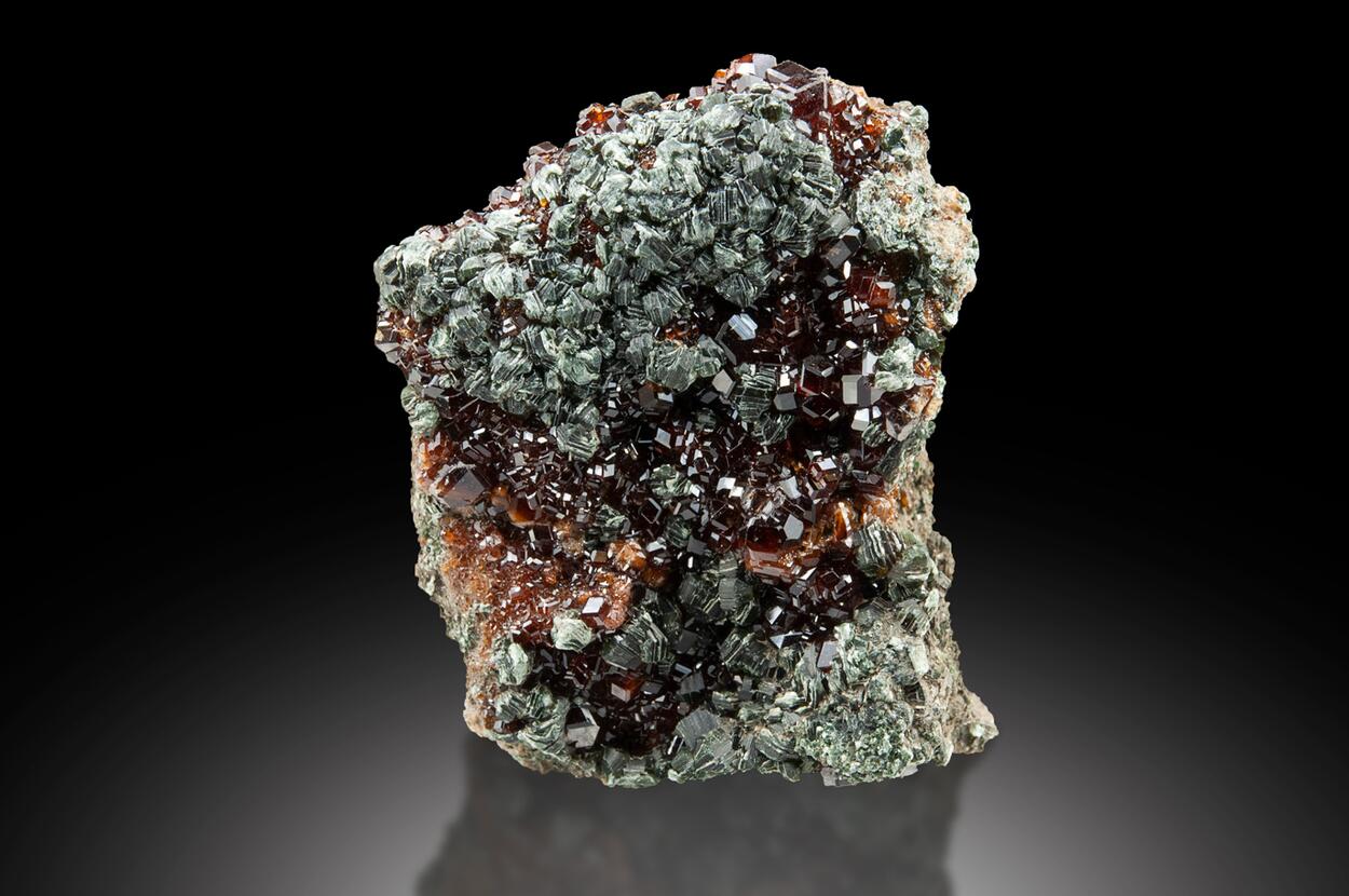 Grossular Var Hessonite & Clinochlore