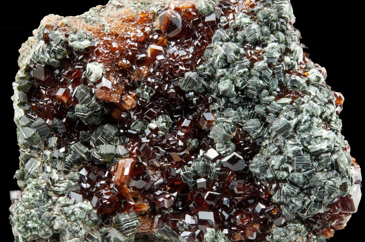 Grossular Var Hessonite & Clinochlore
