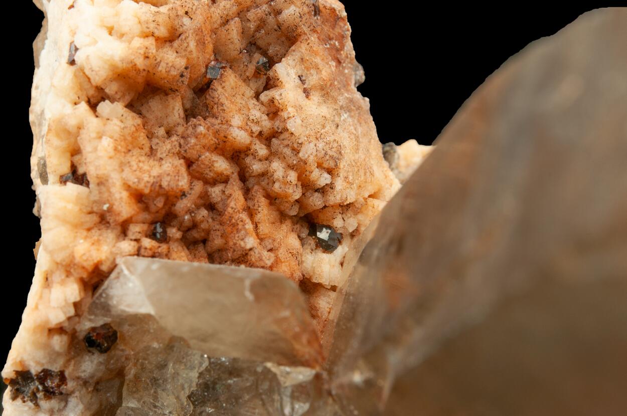 Smoky Quartz & Spessartine On Albite Var Cleavelandite