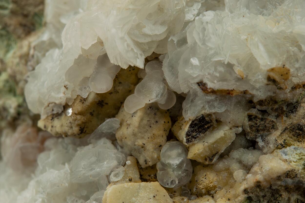 Melanophlogite Magnesite & Volkonskoite