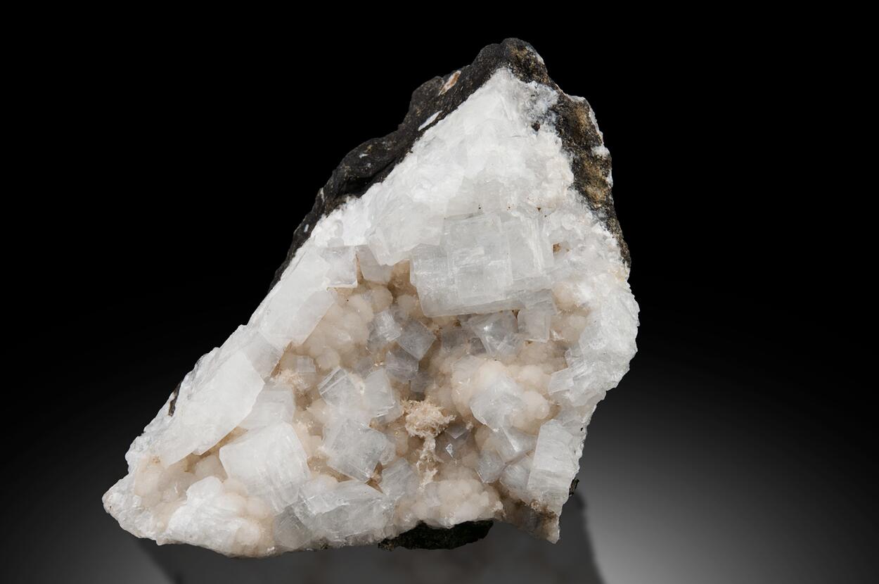 Fluorapophyllite-(K) & Gyrolite