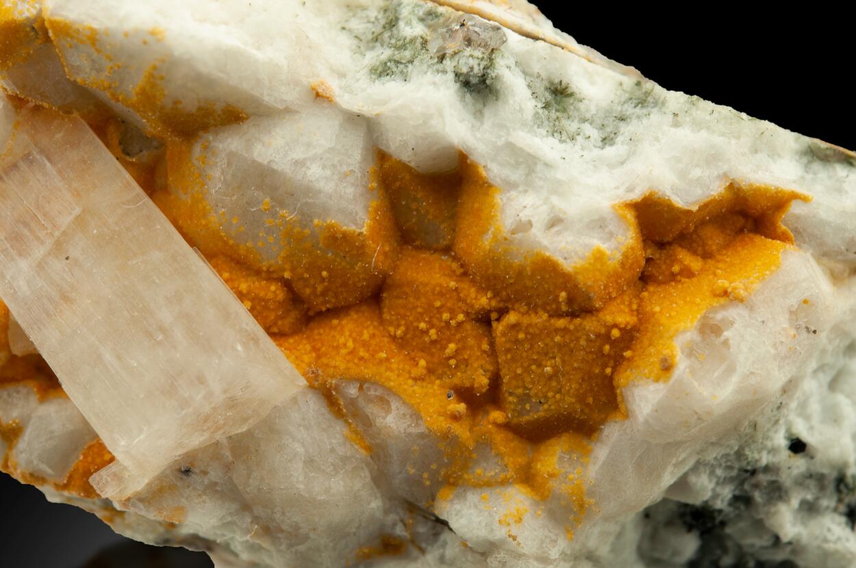 Chiavennite Analcime & Calcite