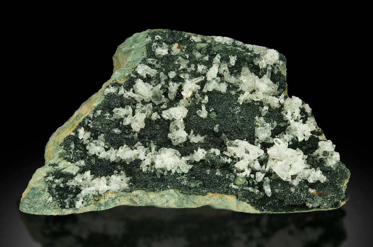 Quartz On Clinochlore