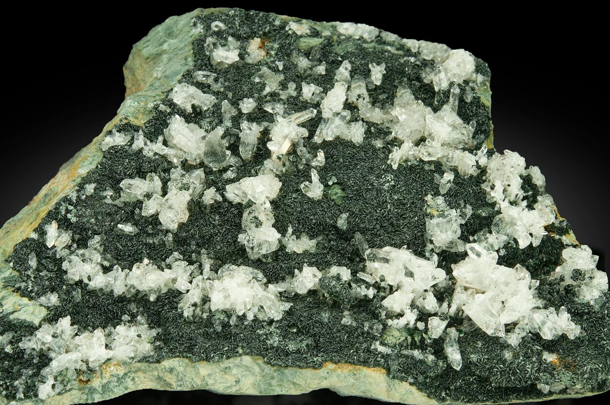 Quartz On Clinochlore