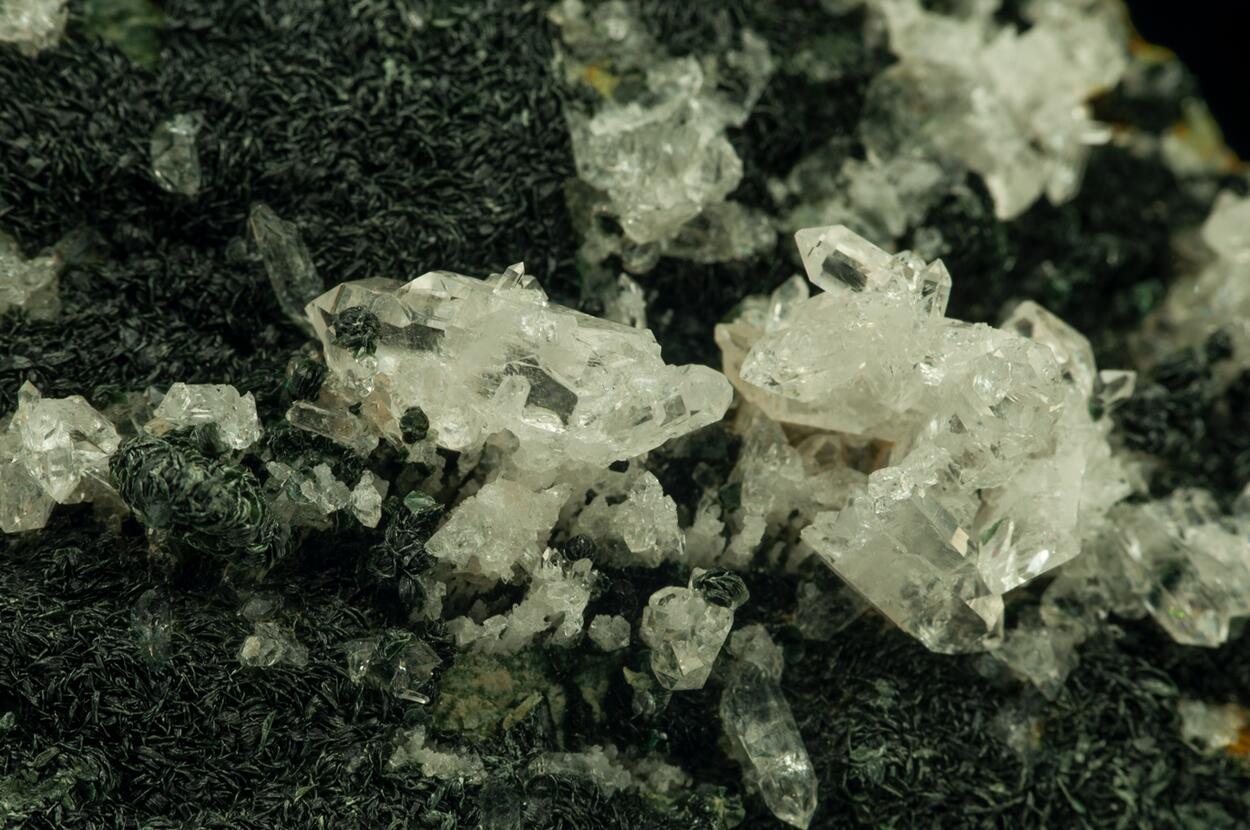 Quartz On Clinochlore