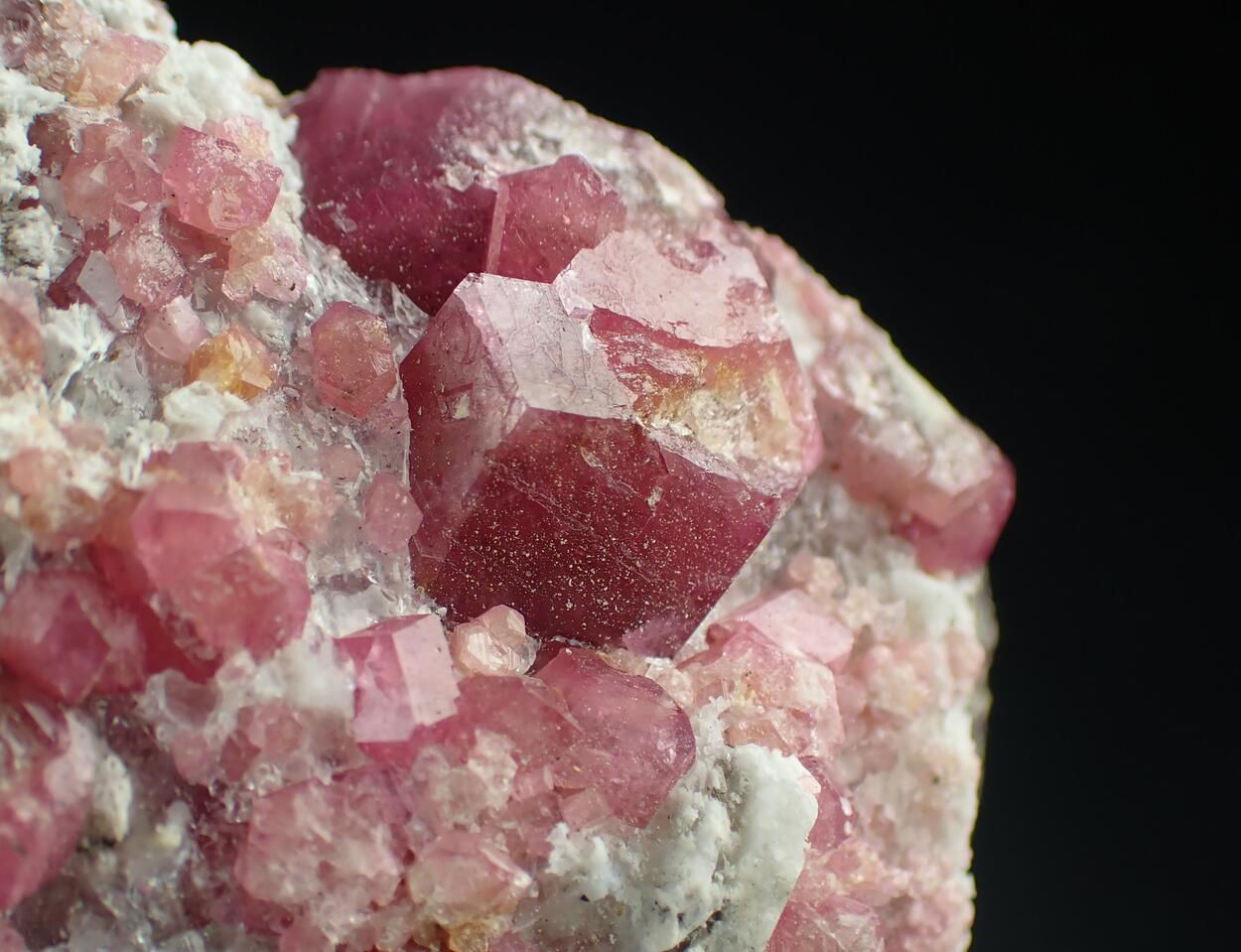Garnet Var Rosolite