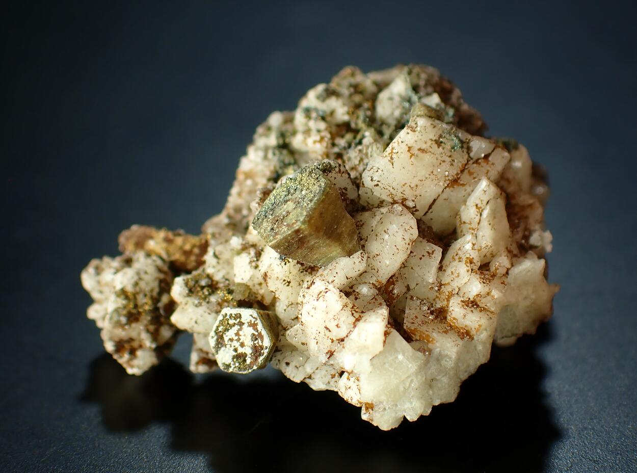 Donnayite-(Y) & Albite