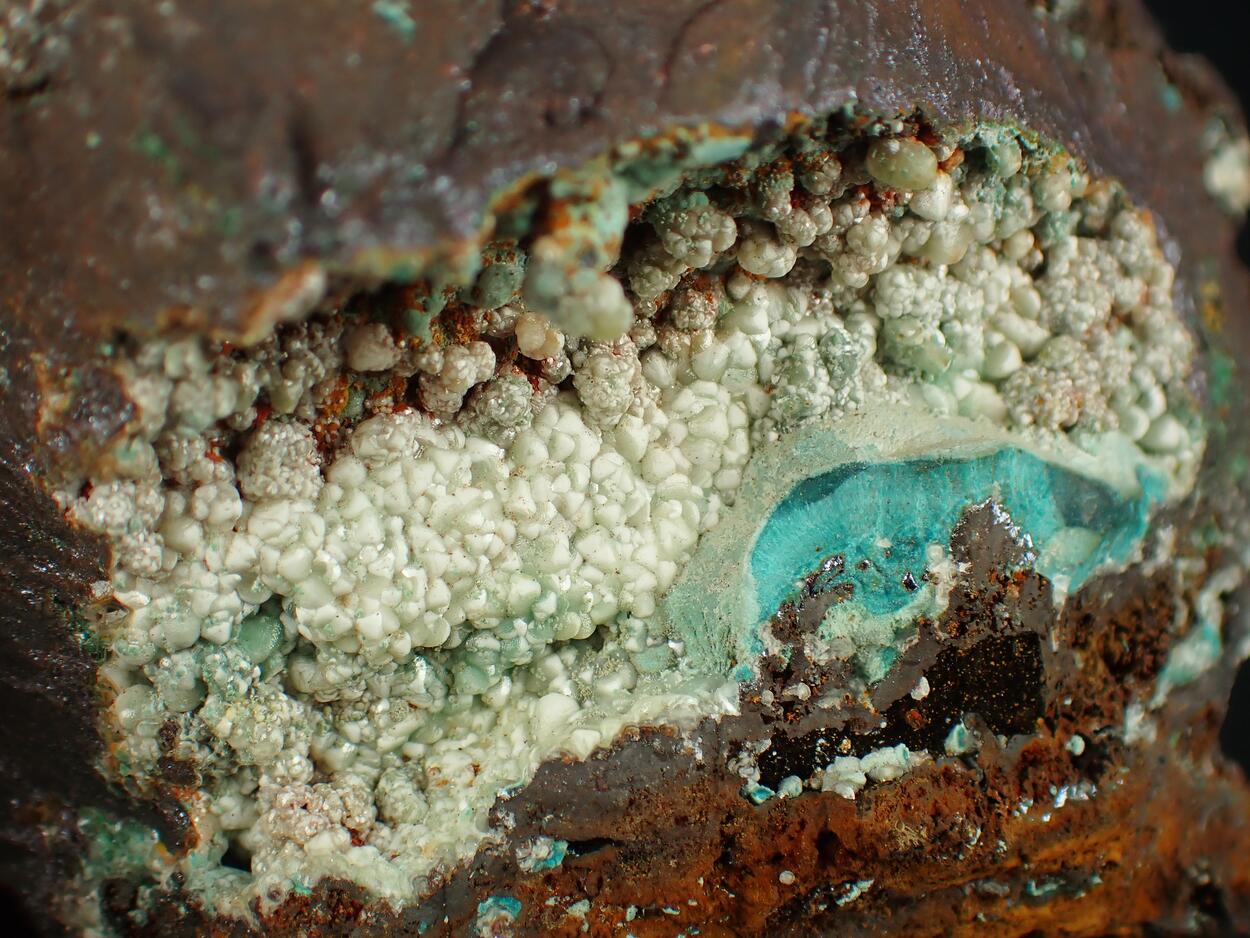 Smithsonite Aurichalcite & Rosasite