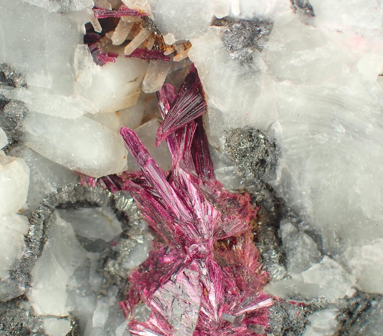 Erythrite