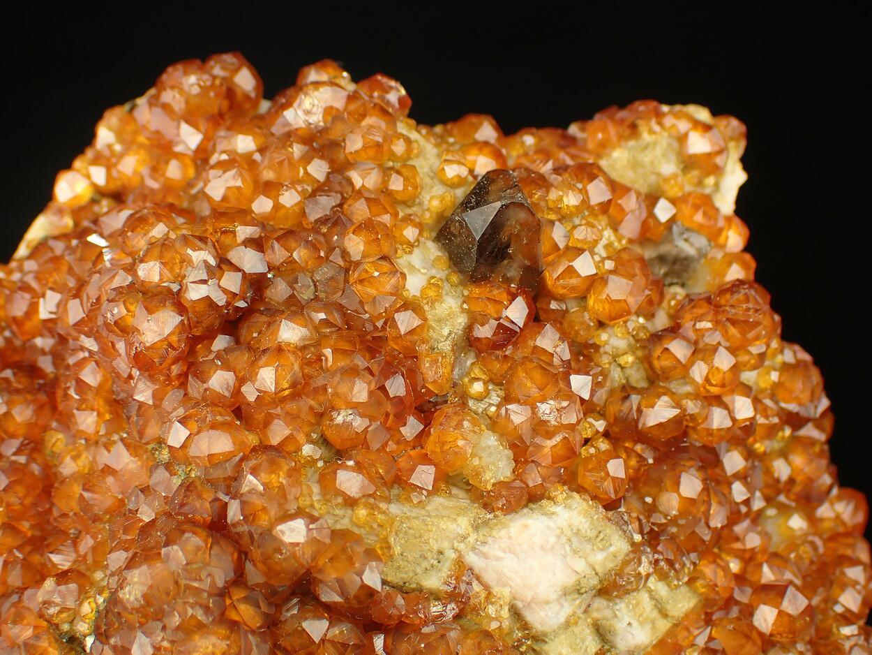 Garnet Var Spessartine