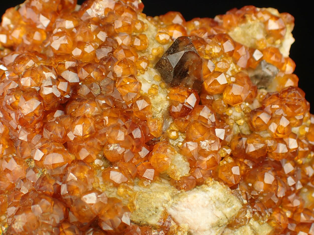 Garnet Var Spessartine
