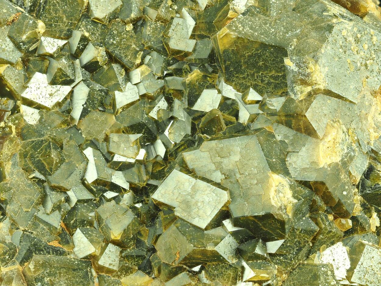 Garnet Var Topazolite