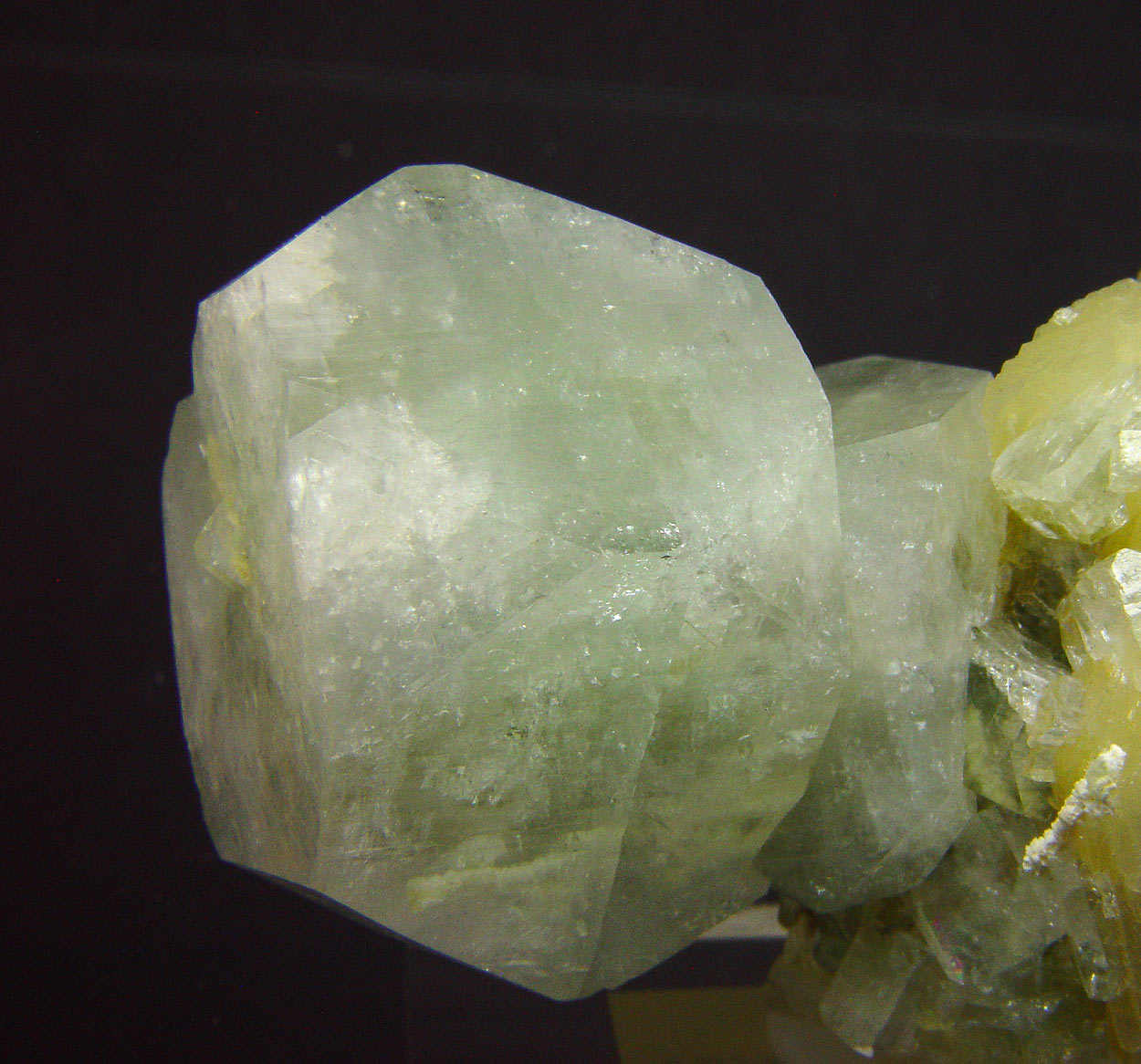 Fluorapophyllite-(K)