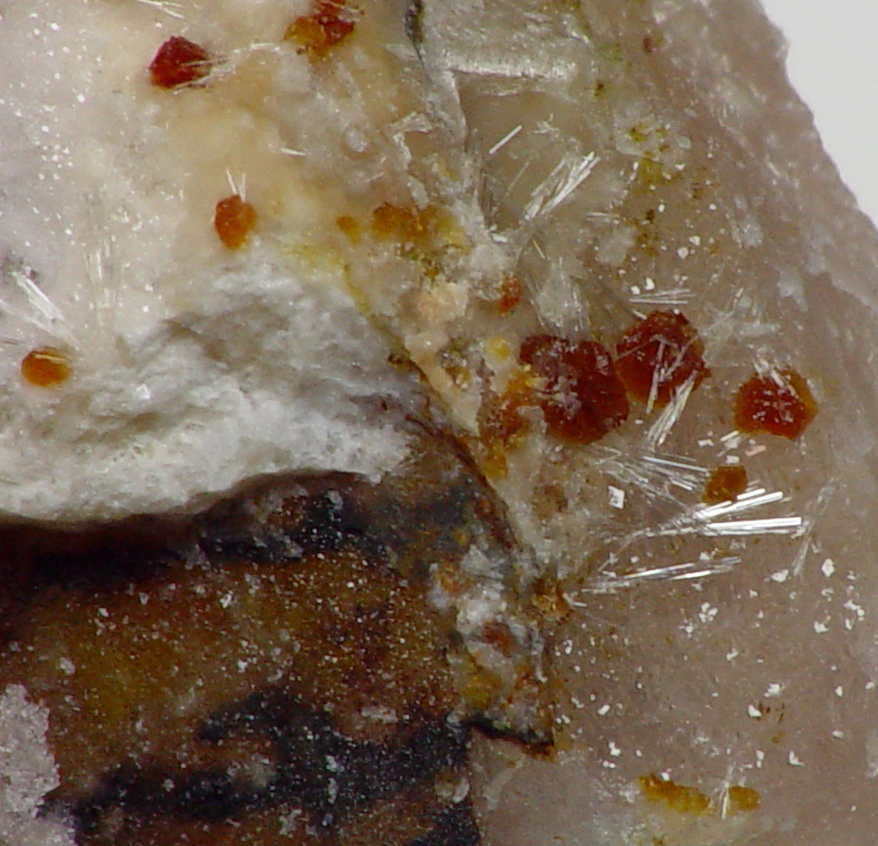 Tiptopite & Roscherite