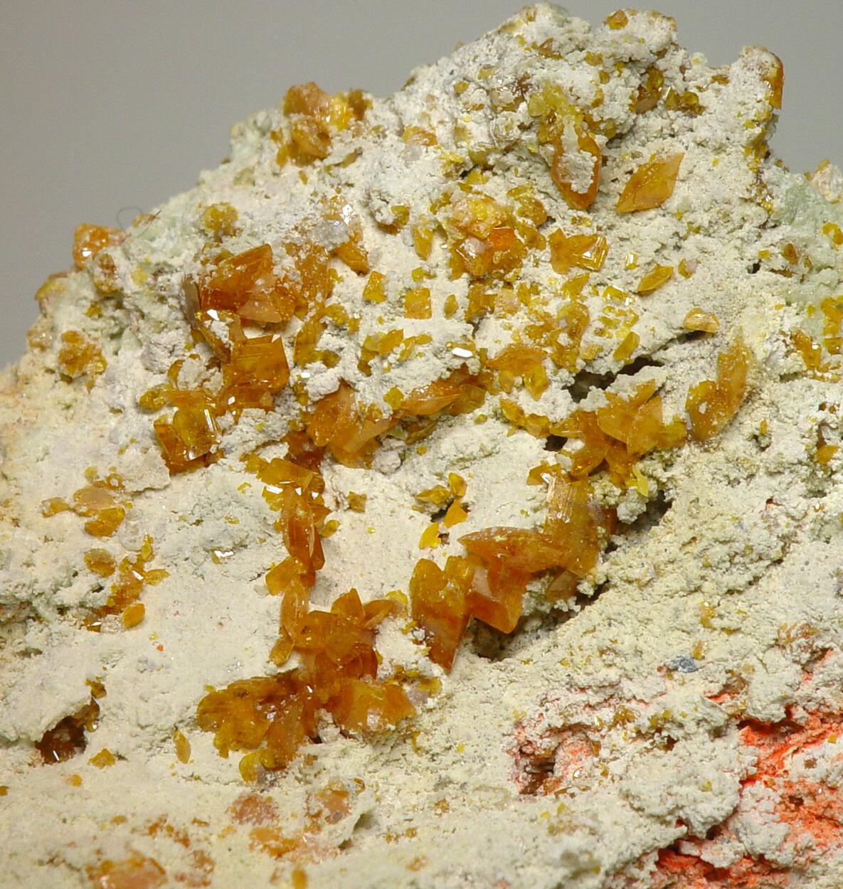 Wulfenite & Phosphohedyphane