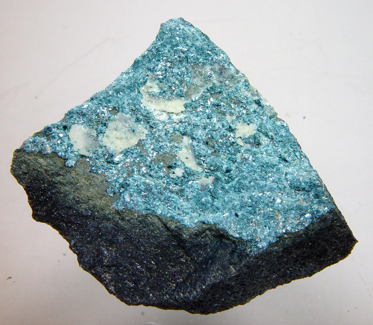 Pyroaurite