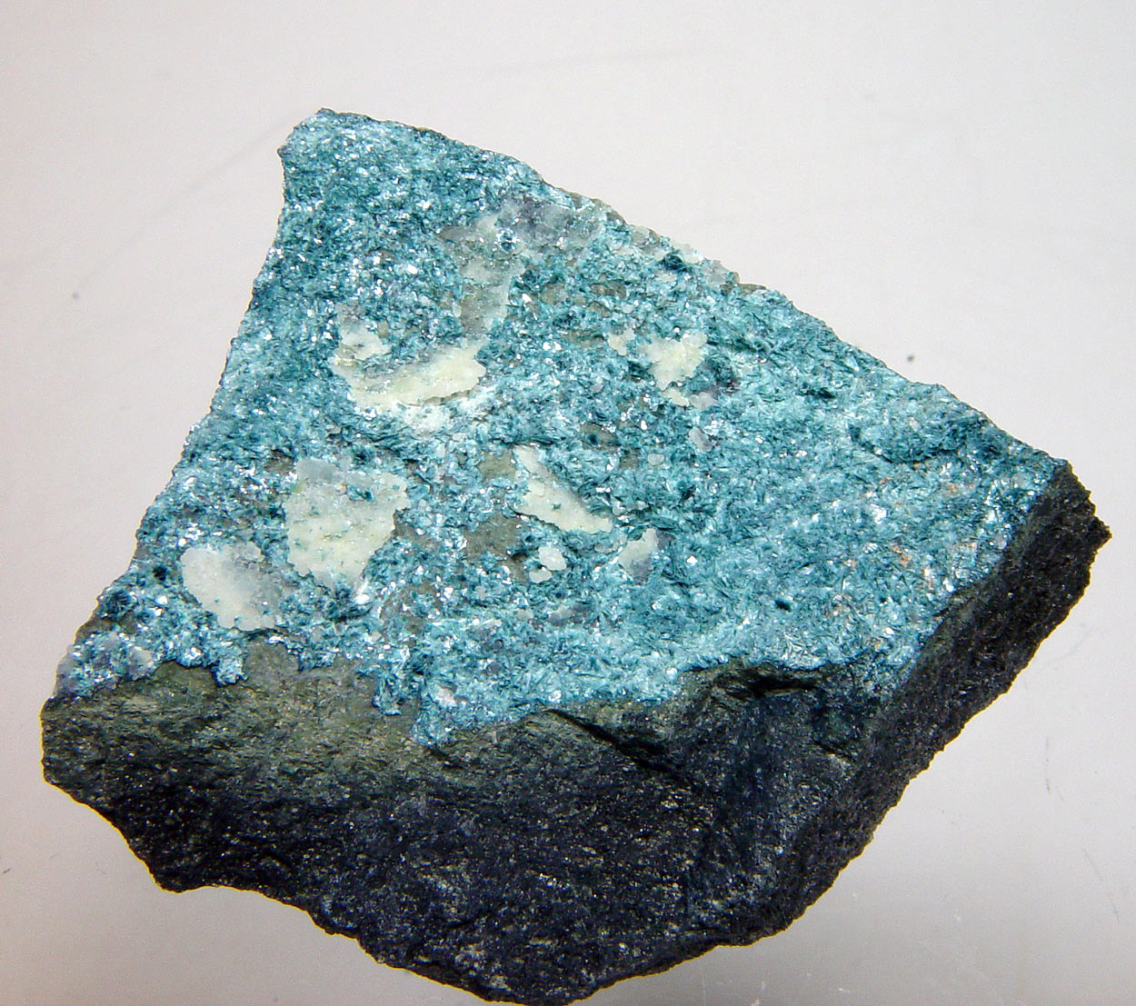 Pyroaurite