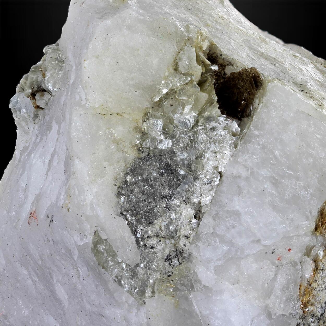 Sillimanite With Muscovite