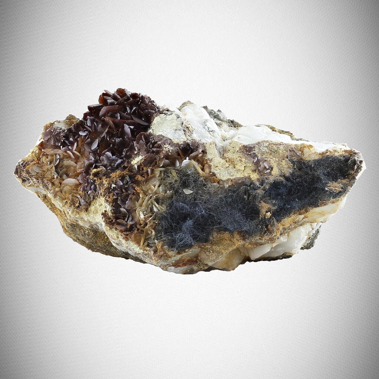 Boulangerite Var Plumosite With Siderite