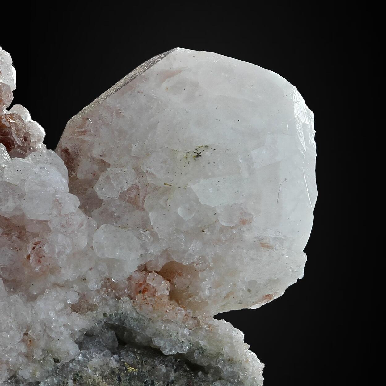 Analcime With Calcite