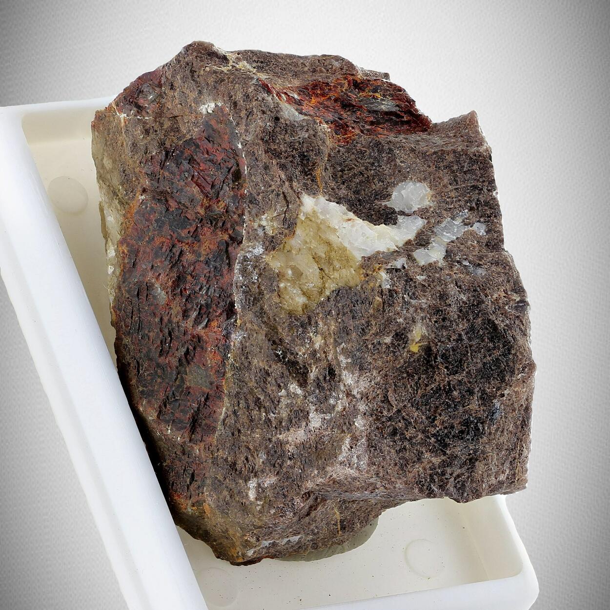 Zincite With Tephroite