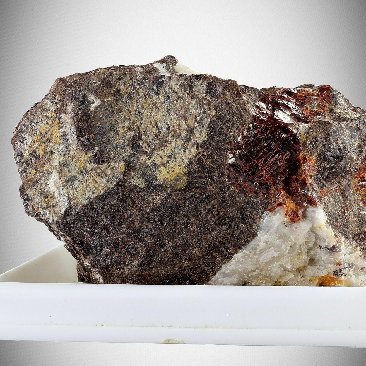 Zincite With Tephroite