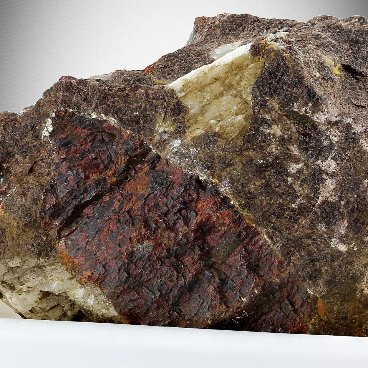 Zincite With Tephroite