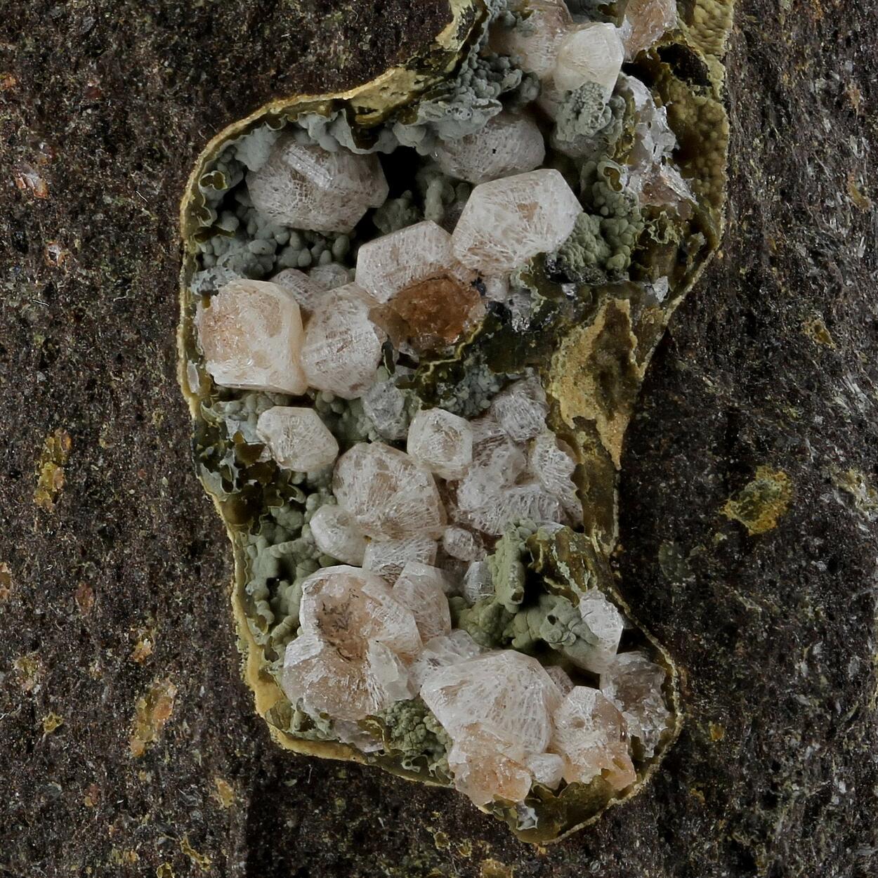 Gmelinite