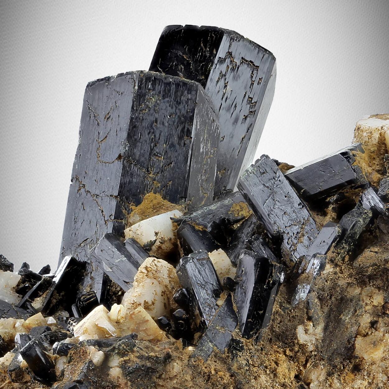 Arfvedsonite With Zircon