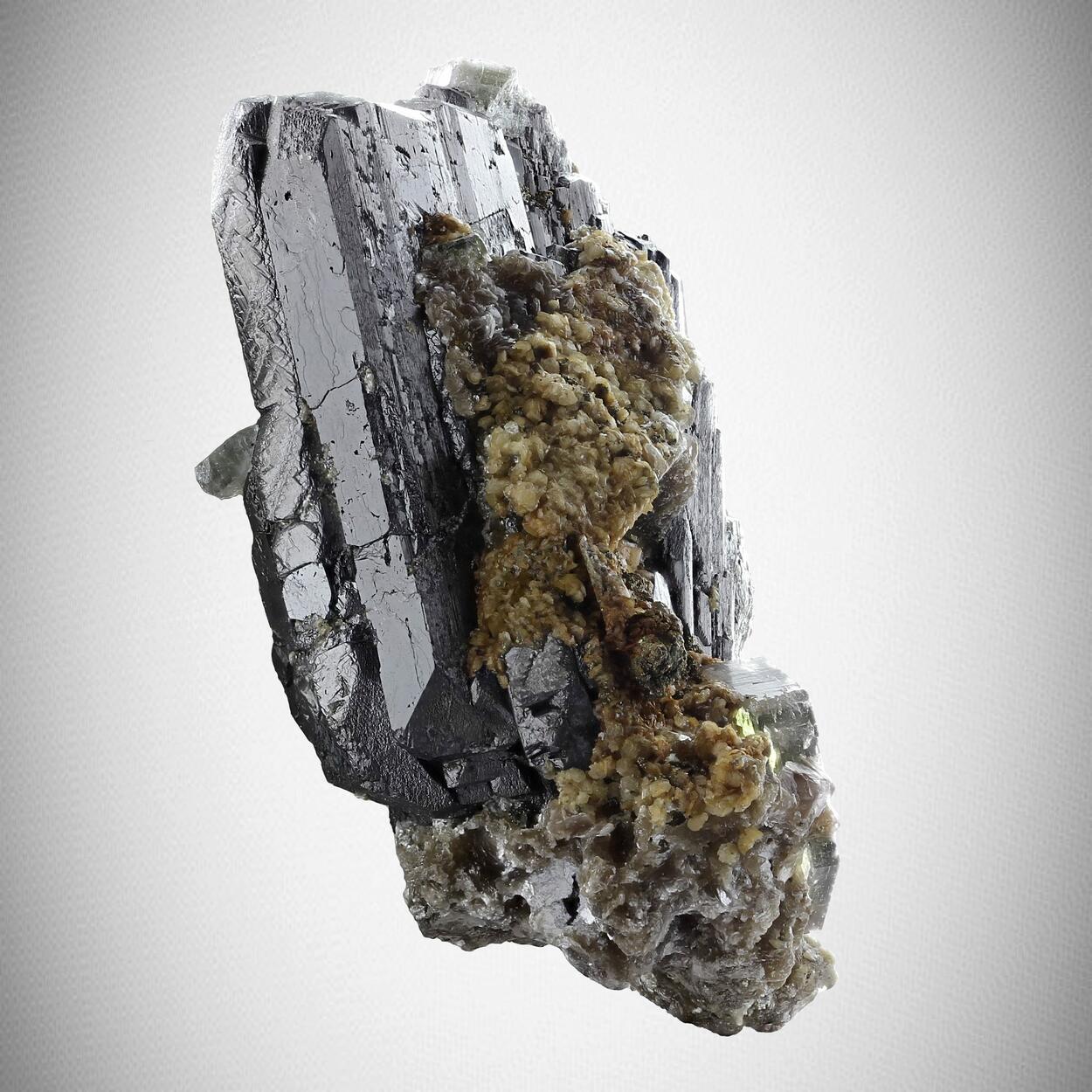 Ferberite With Apatite