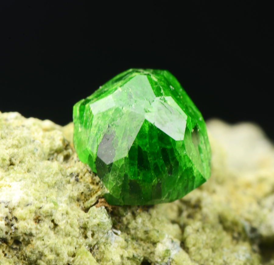 Demantoid