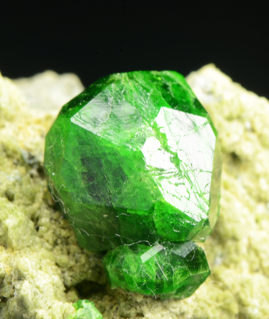 Demantoid