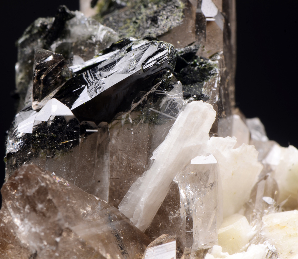 Eudidymite Aegirine & Quartz