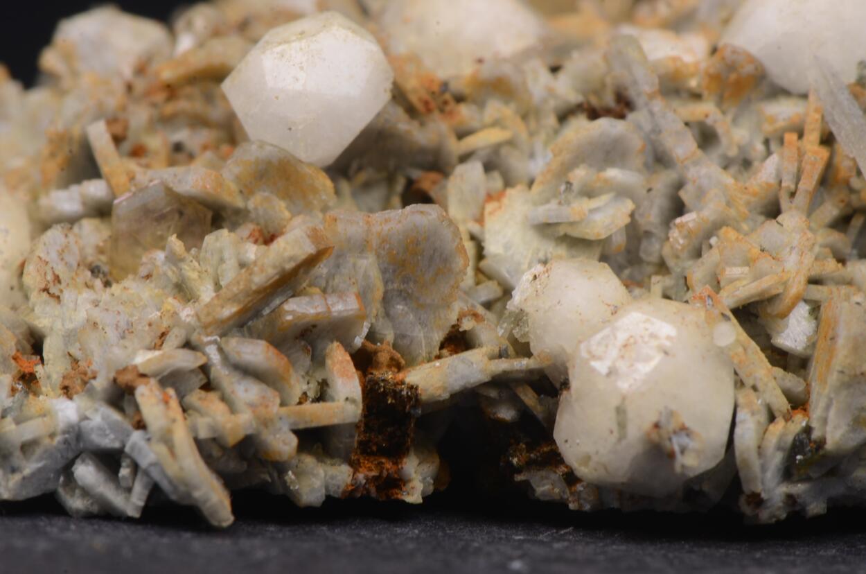 Catapleiite Ancylite-(Ce) & Analcime