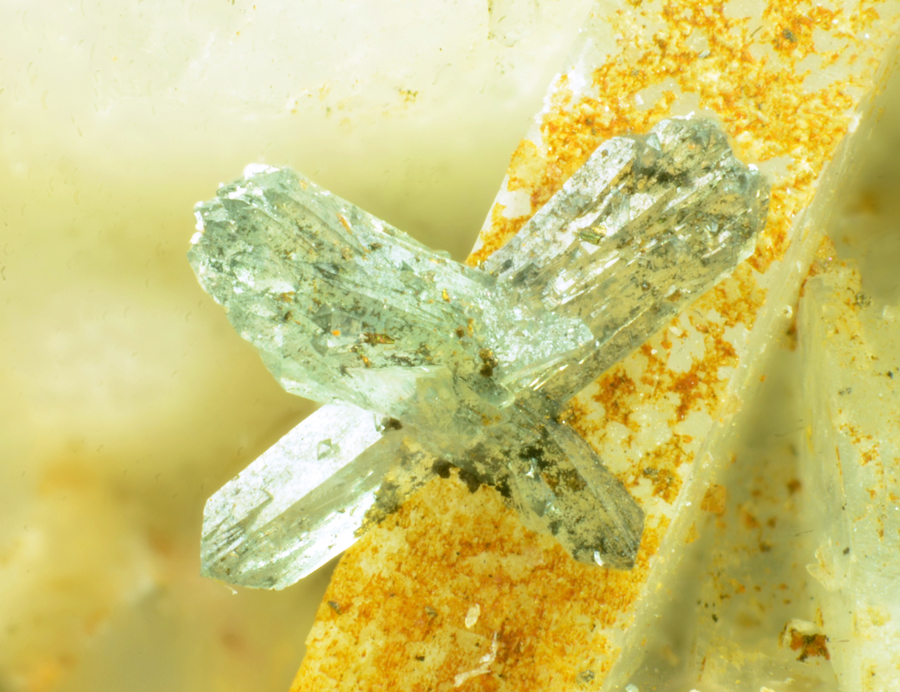 Catapleiite Ancylite-(Ce) & Analcime