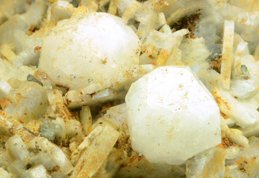 Catapleiite Ancylite-(Ce) & Analcime