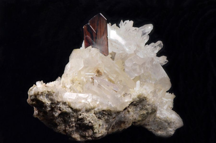 Brookite On Quartz