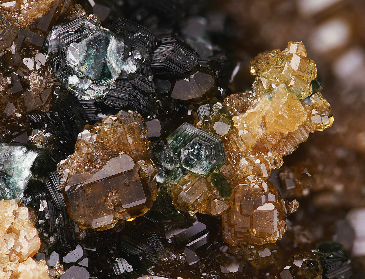 Clinochlore & Vesuvianite