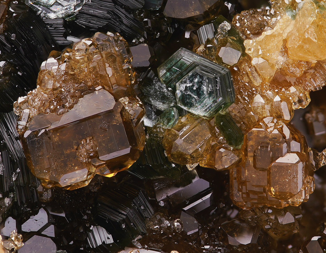 Clinochlore & Vesuvianite