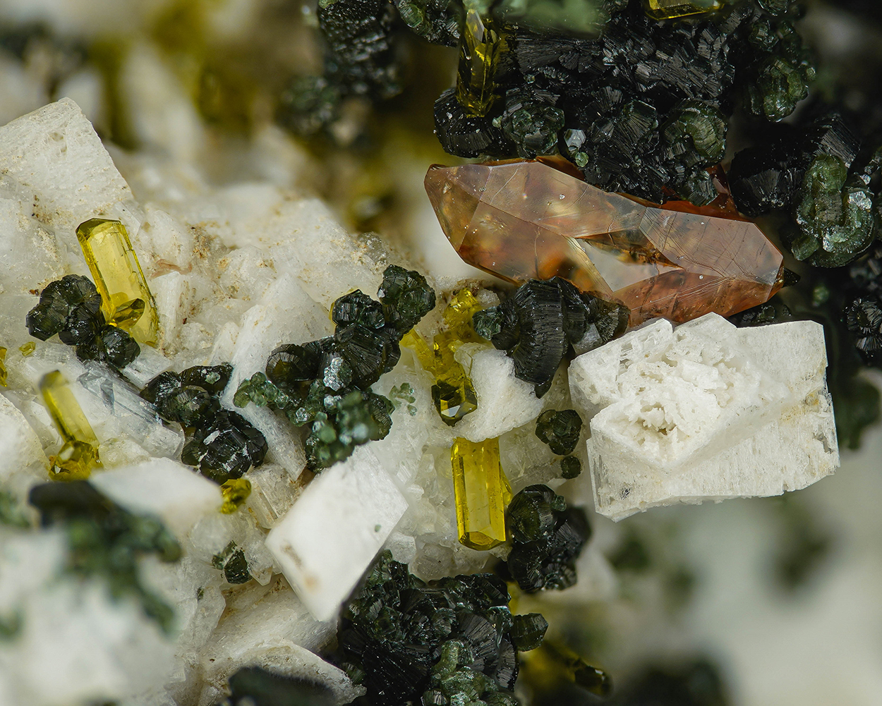 Titanite Clinochlore & Epidote