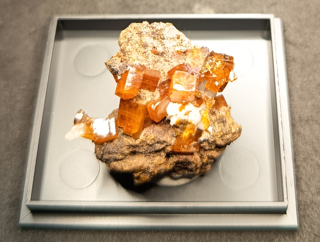 Wulfenite