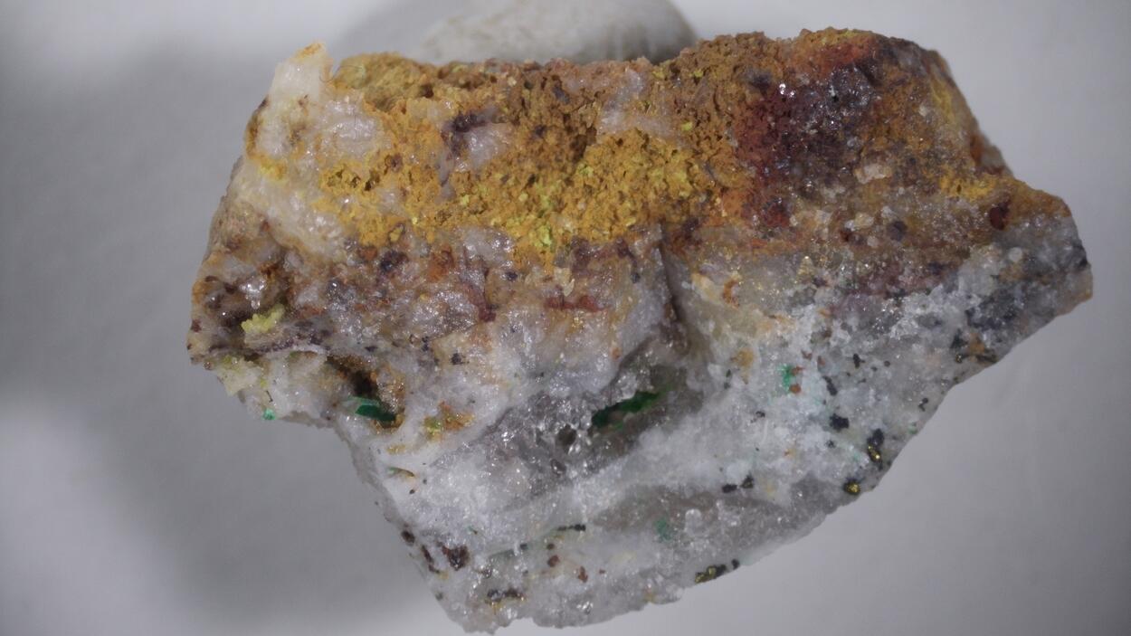 Iodargyrite Gold & Mimetite