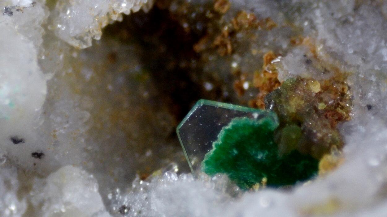 Iodargyrite Gold & Mimetite