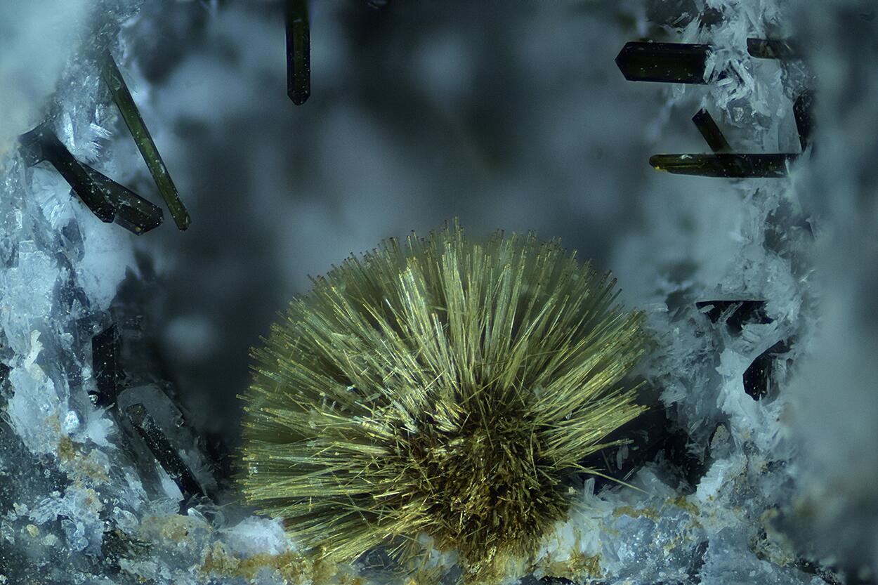 Ellingsenite & Tuperssuatsiaite