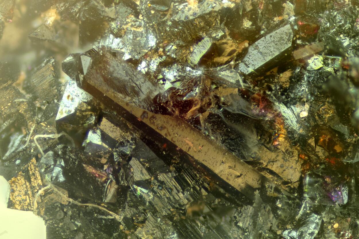 Manganvesuvianite