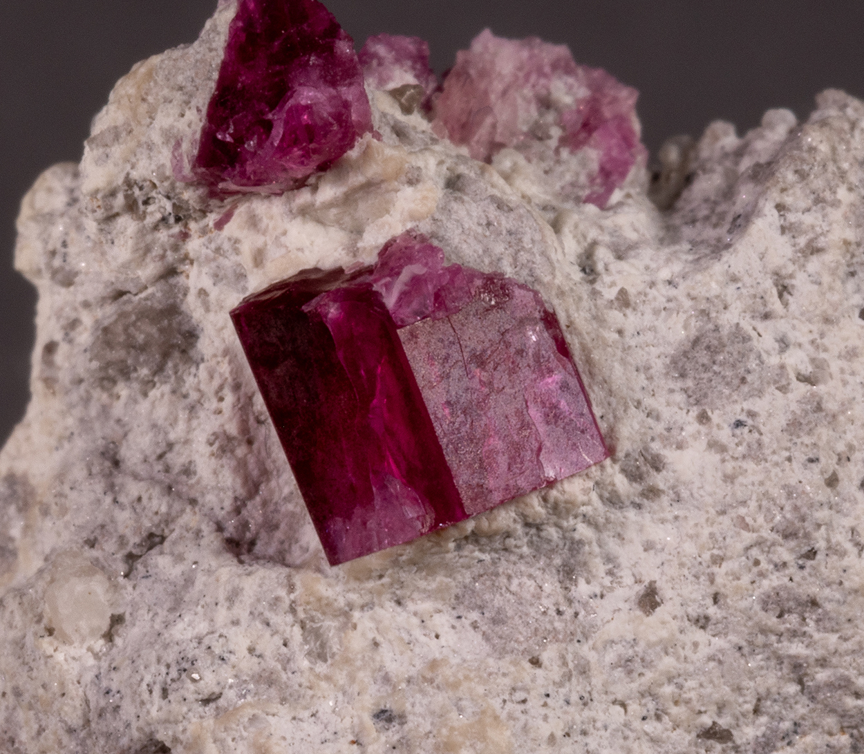 Beryl Var Red Beryl