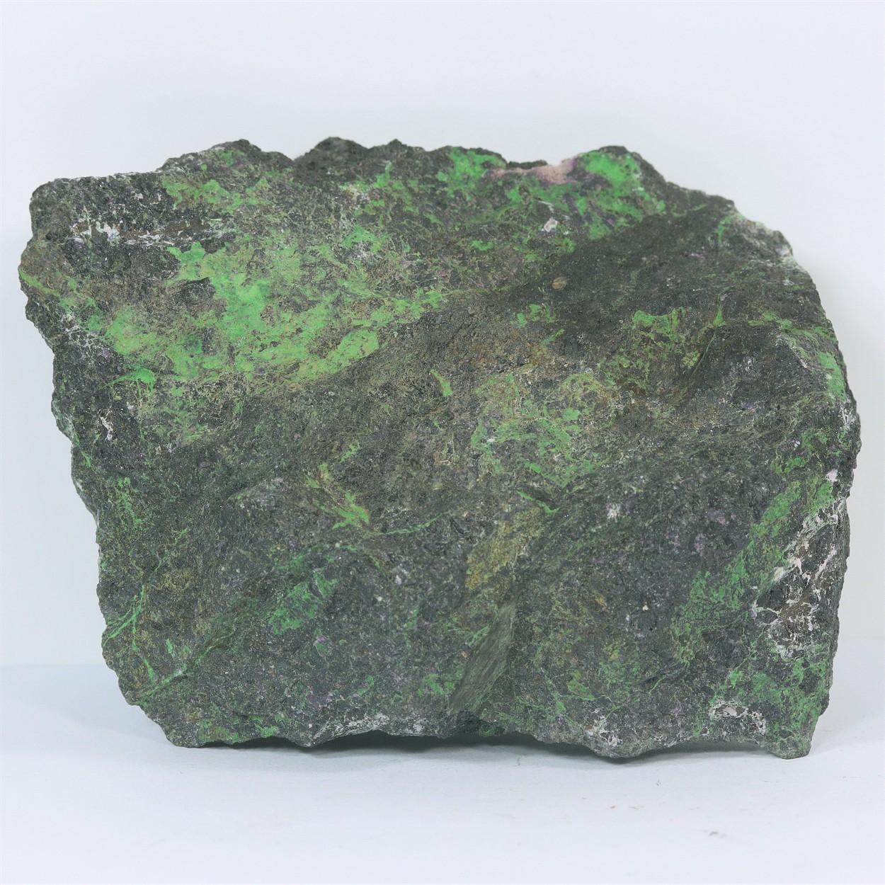 Chromite With Serpentine