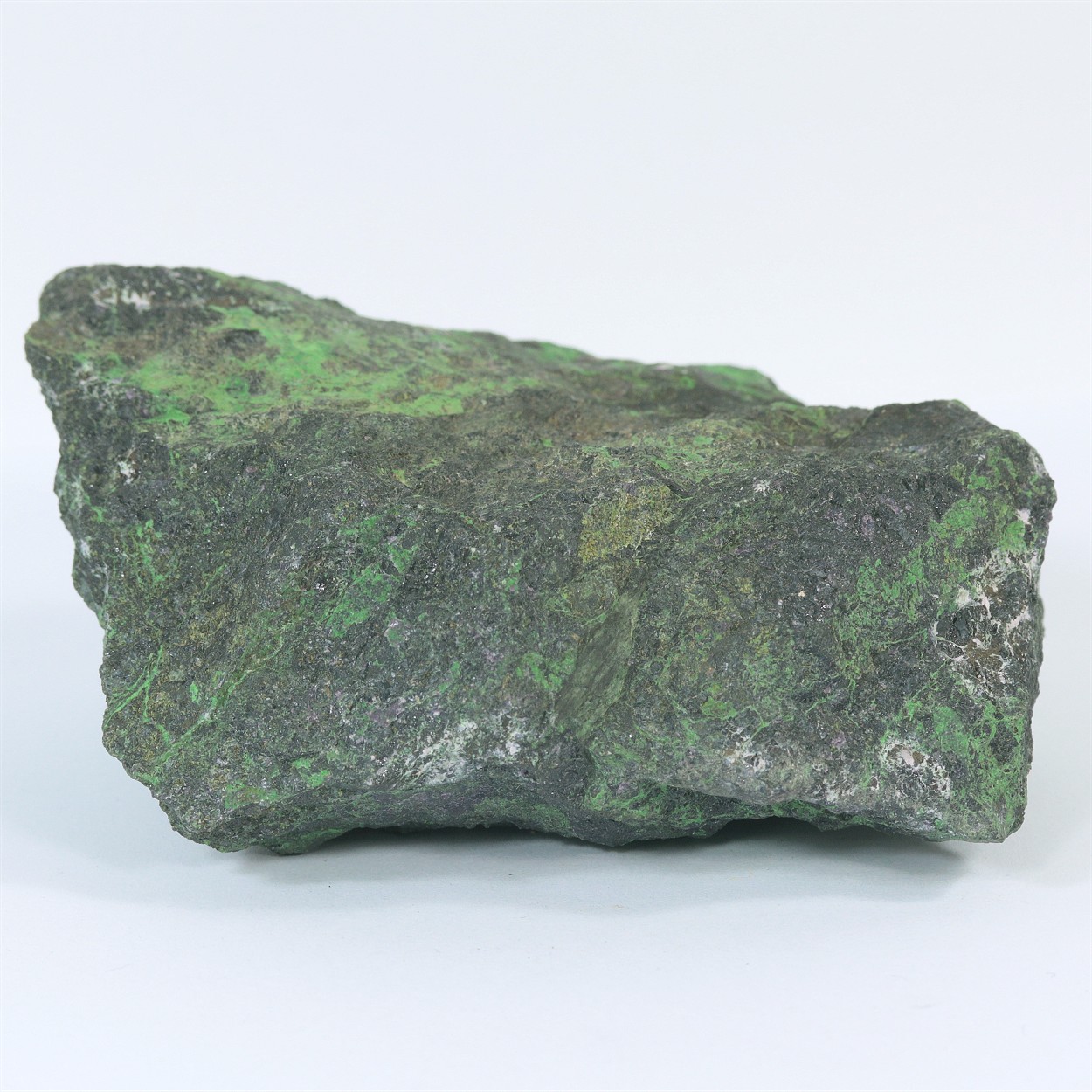 Chromite With Serpentine